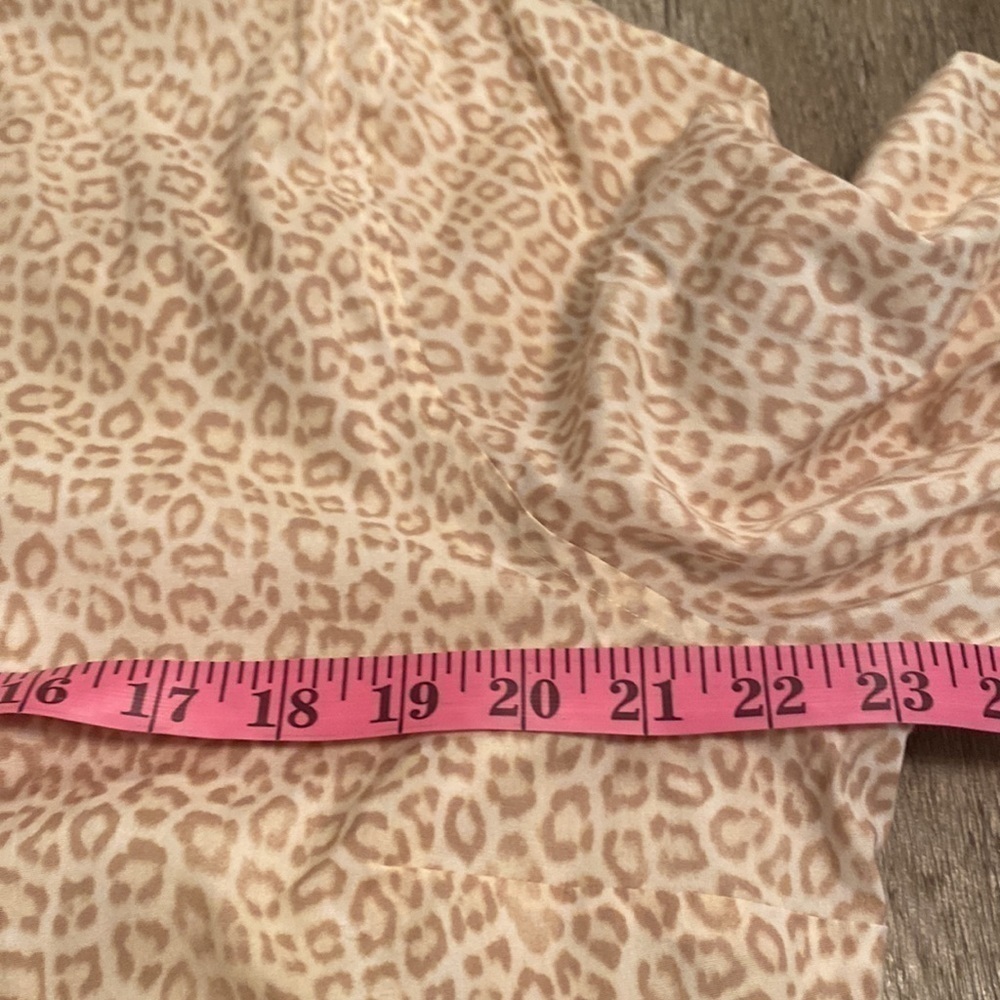 Chico's I Leopard I Button up I Blouse I Size: 3 - Picture 10 of 11